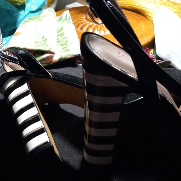 Betsey Johnson Striped Heels with Floral Accents - Picture 7 of 9